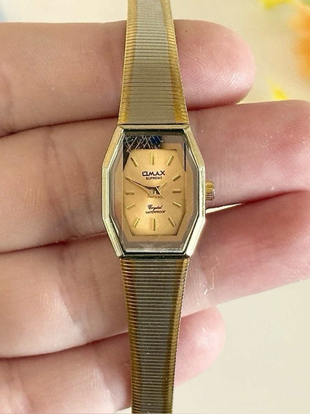 Vintage OMAX Supreme Slim Crystal Waterproof Elegant Gold Hexagonal Ladies Watch